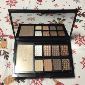 Source Freematic Eyeshadow Pro Palette
